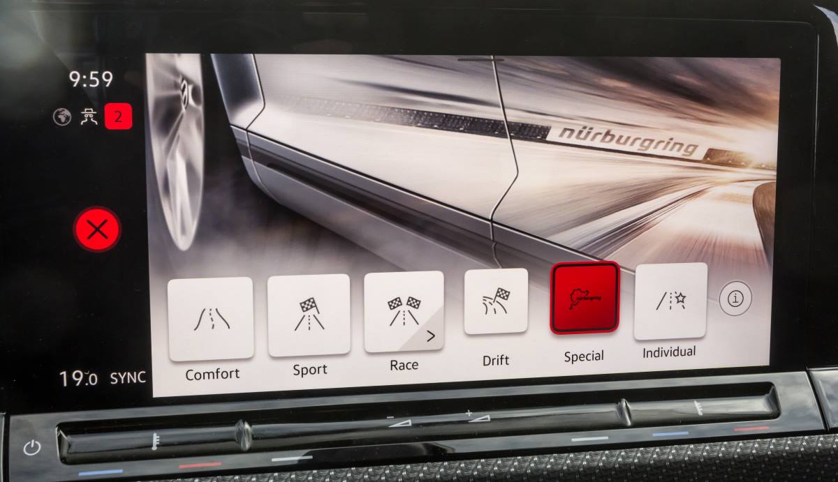 Pantalla modos de conducción VW Golf R 2021