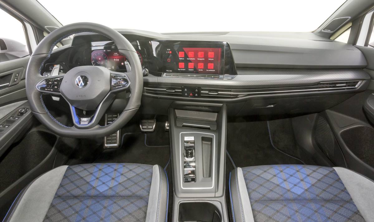 VW Golf R 2021 1