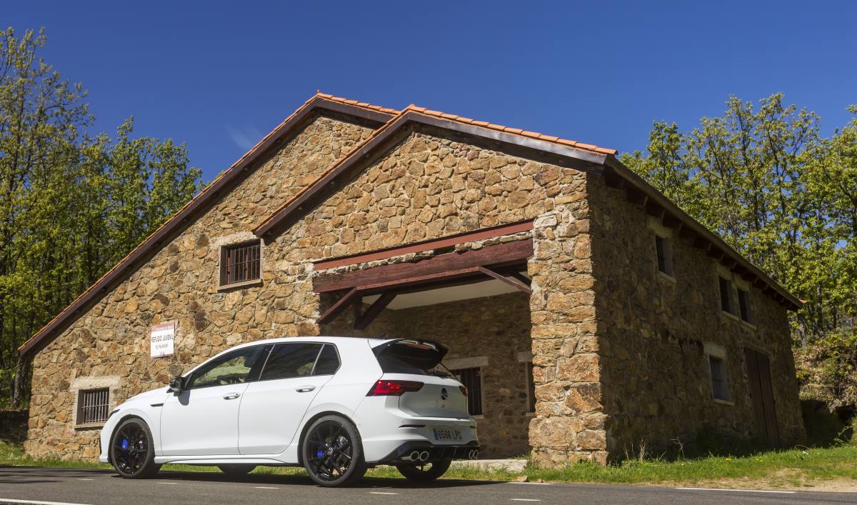 VW Golf R 2021 3