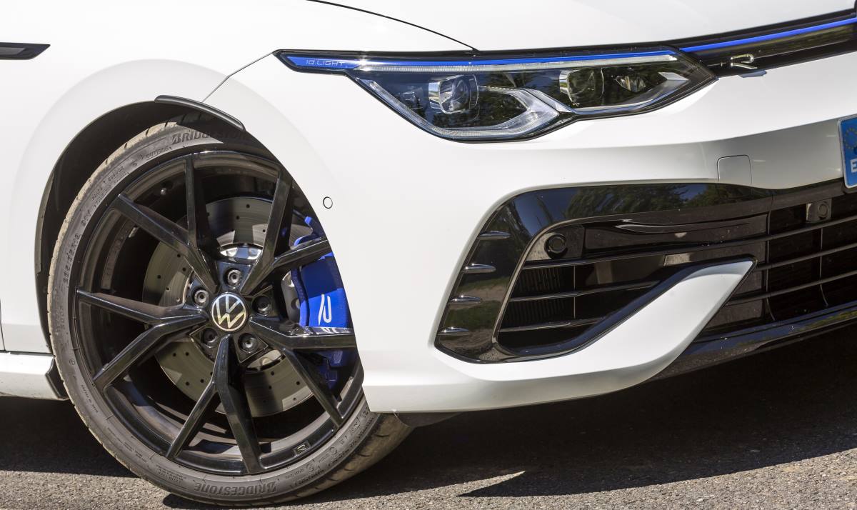 VW Golf R 2021 10