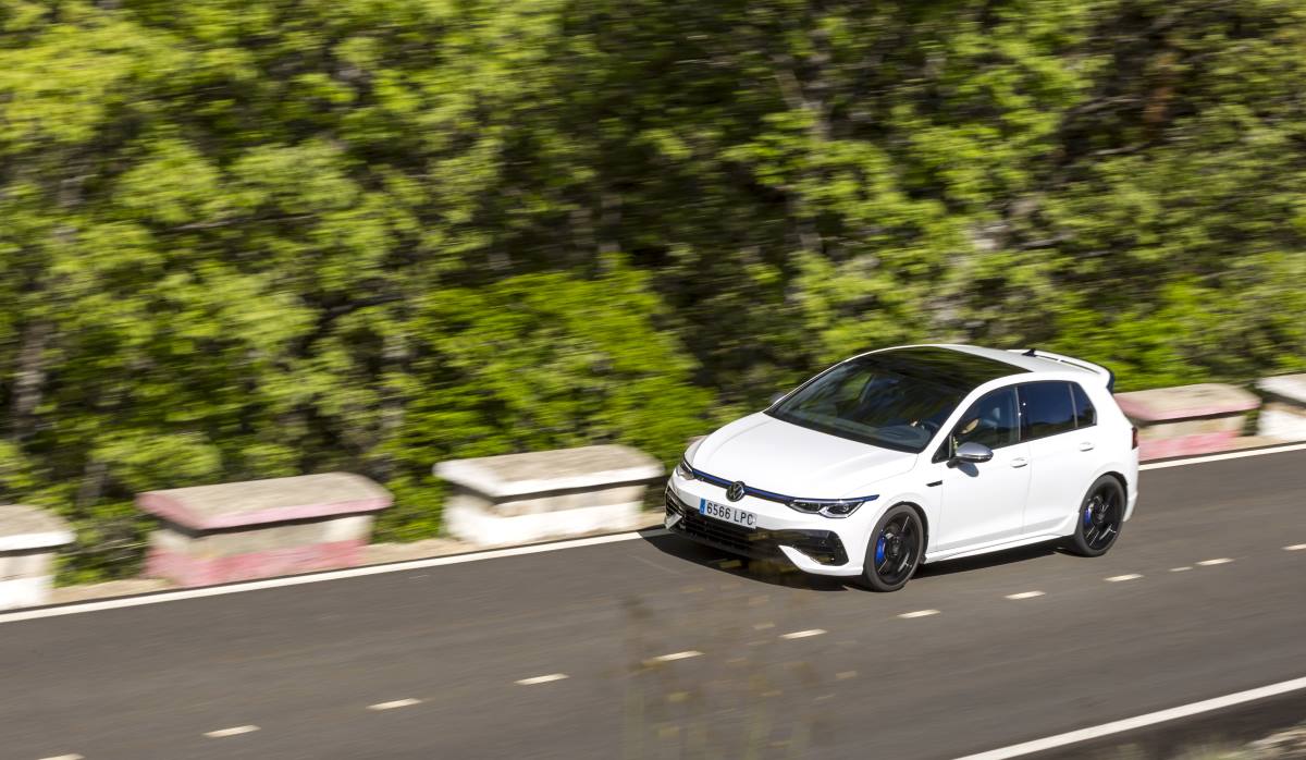 VW Golf R 2021 16