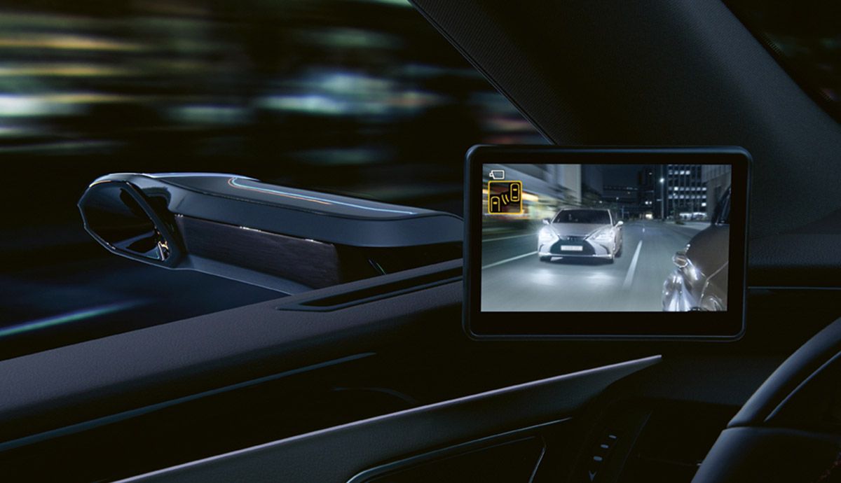 Lexus ES 300h.