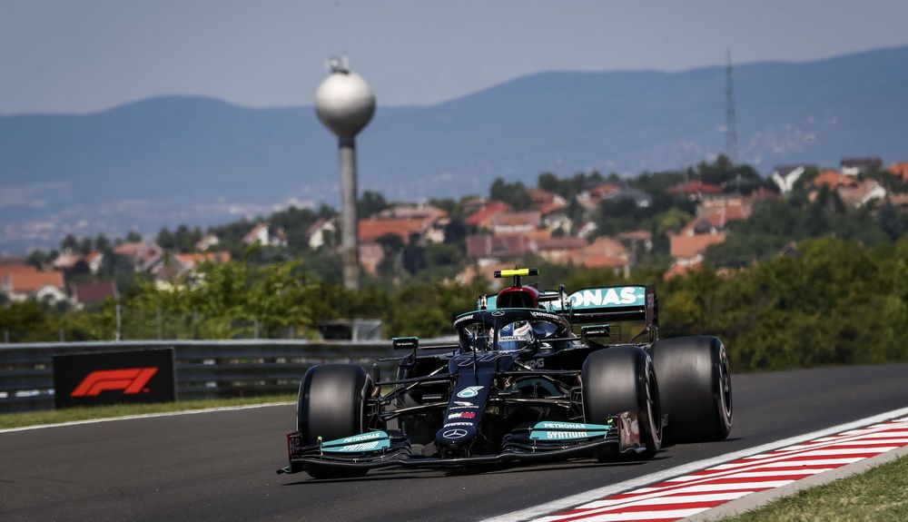 Valtteri Bottas (Mercedes) marcó el mejor tiempo en la FP2