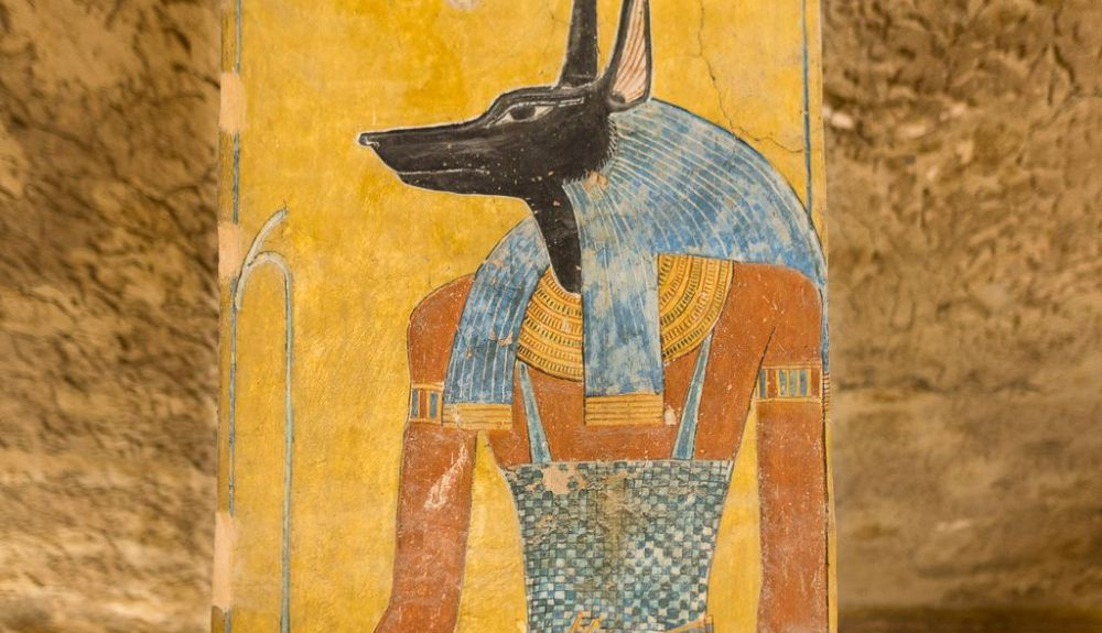 Anubis estaba preocupado por las prácticas funerarias y el cuidado de los muerto. Anubis estaba preocupado por las prácticas funerarias y el cuidado de los muerto.