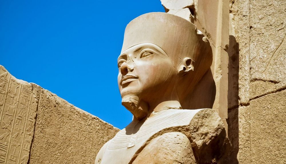 La estatua de amón, en Luxor. La estatua de amón, en Luxor.
