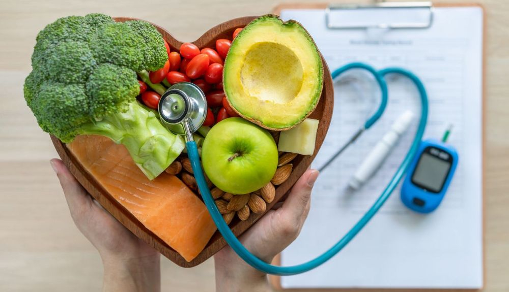 Entre los consejos para bajr el colesterol se encuentra una alimentación sana. Entre los consejos para bajr el colesterol se encuentra una alimentación sana.