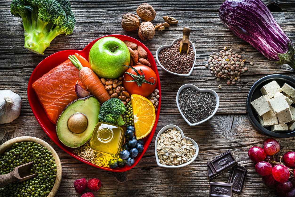 Cambios en la dieta pueden reducir el colesterol y mejorar la salud de su corazón