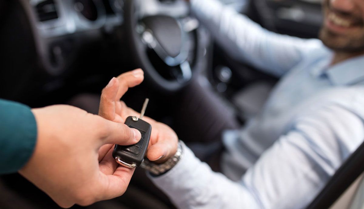 La letra pequeña y los consejos que debes tener en cuenta antes de alquilar un coche