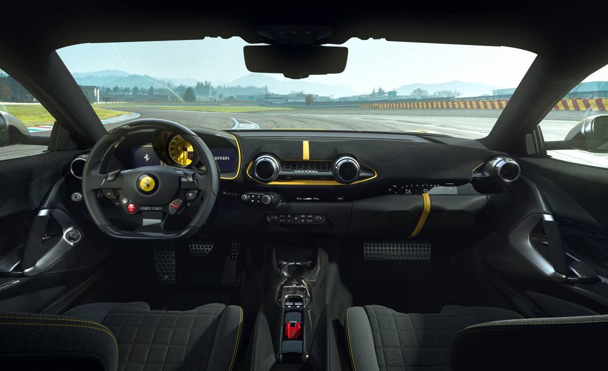 Ferrari 812 Competizione 3