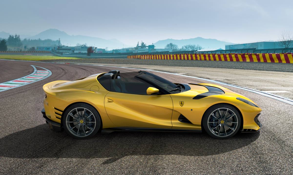 Ferrari 812 Competizione A 1