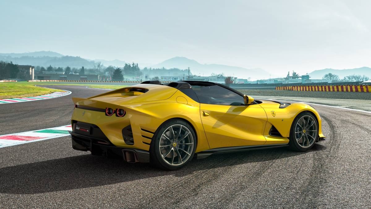 Ferrari 812 Competizione A 3