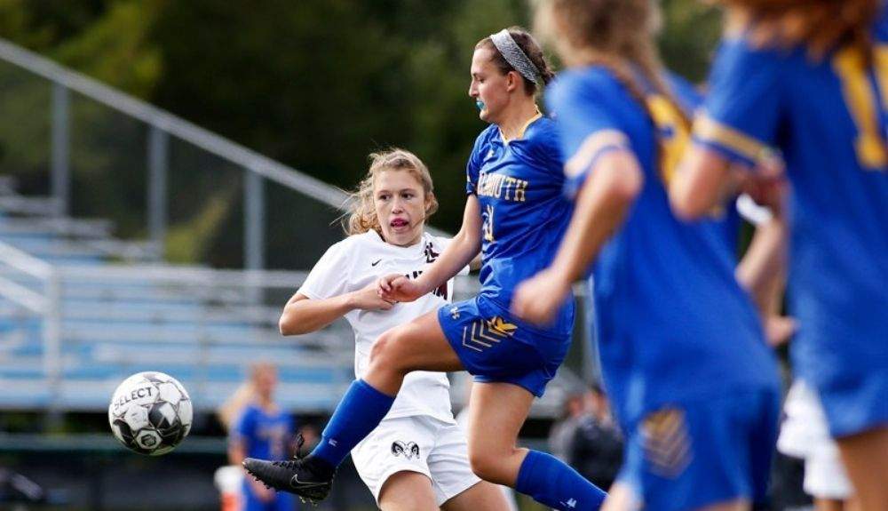 Las futbolistas femeninas están en mayor riesgo de conmoción cerebral que sus contrapartes masculinas