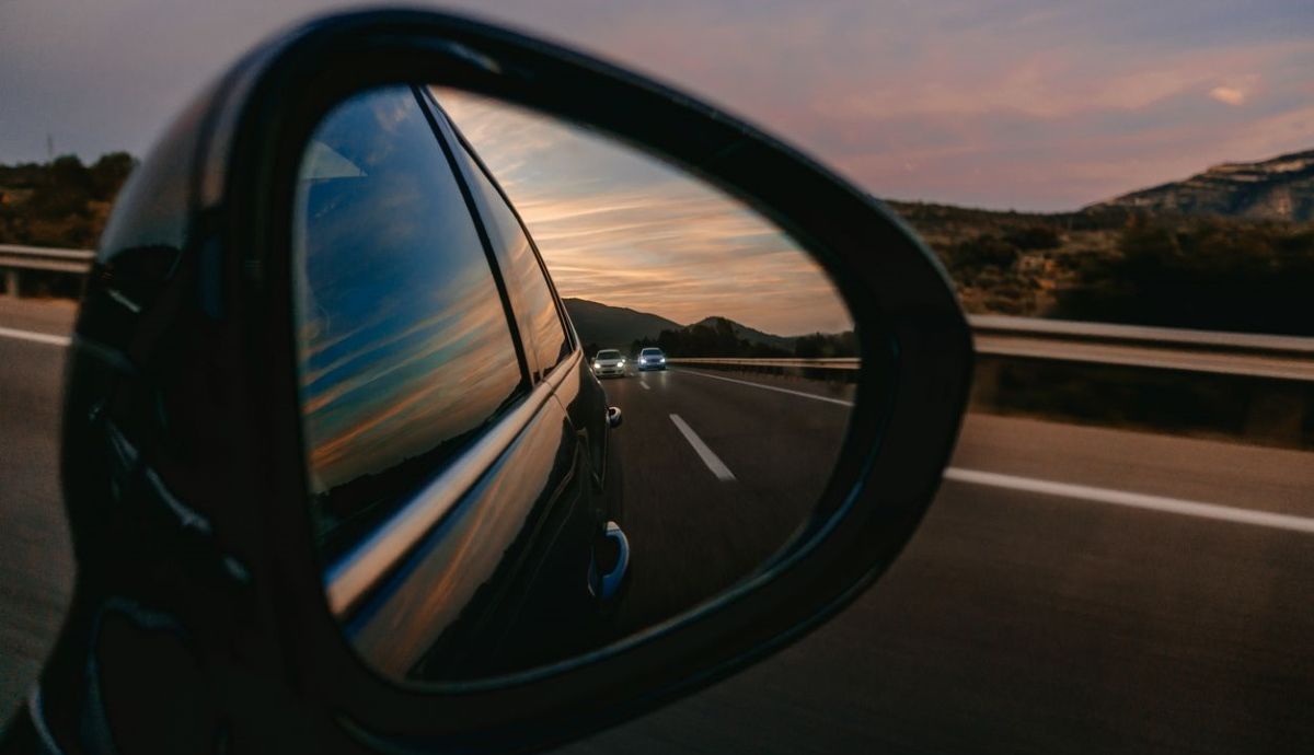 Acude a la ITV con un espejo retrovisor interior panorámico, pero el  resultado no es el esperado