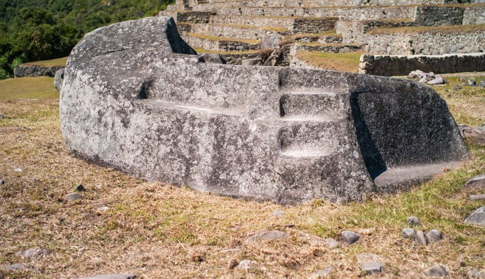 Roca Funeraria en Machu Picchu. Los restoa analizados proceden de cementerios del sitio monumental.