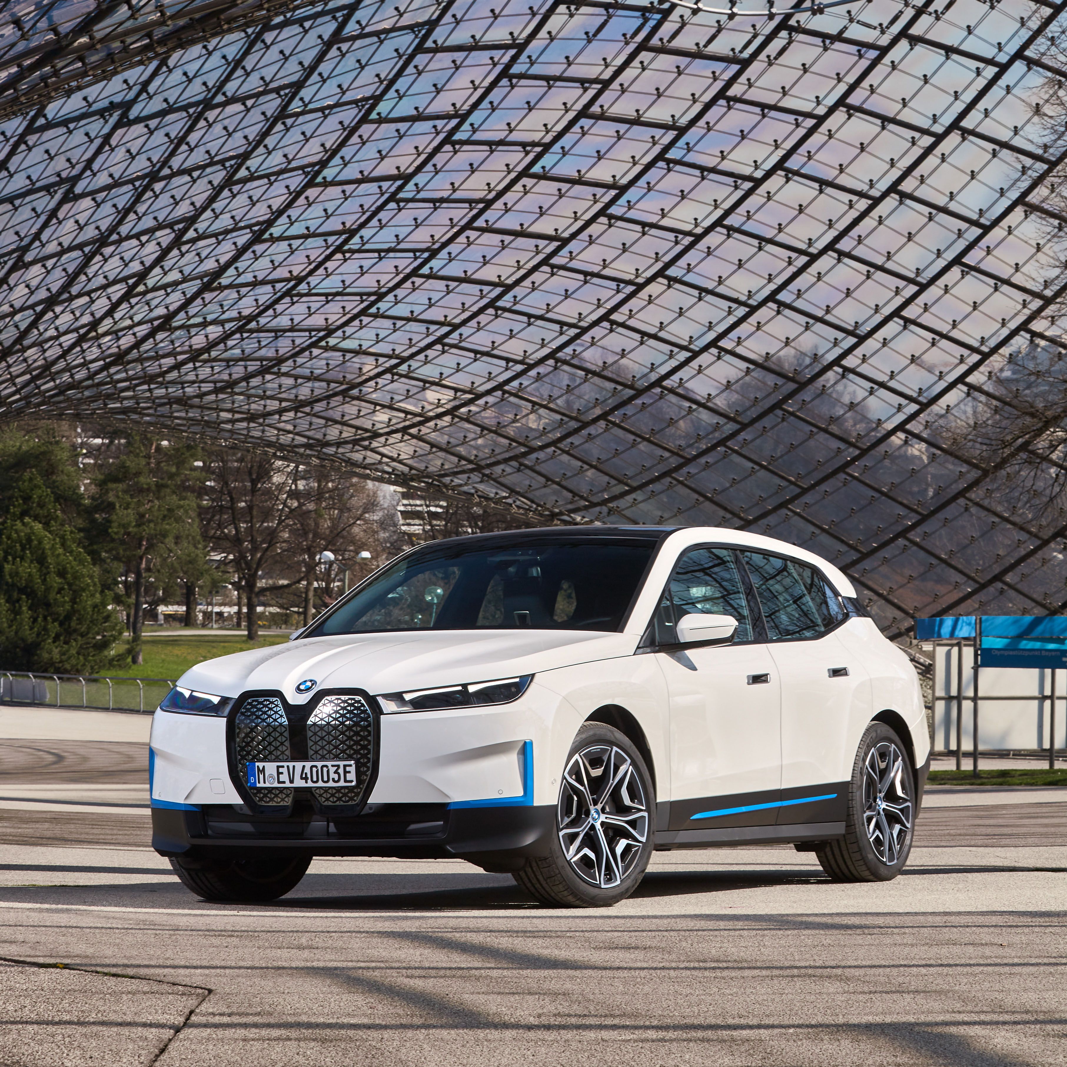 BMW iX