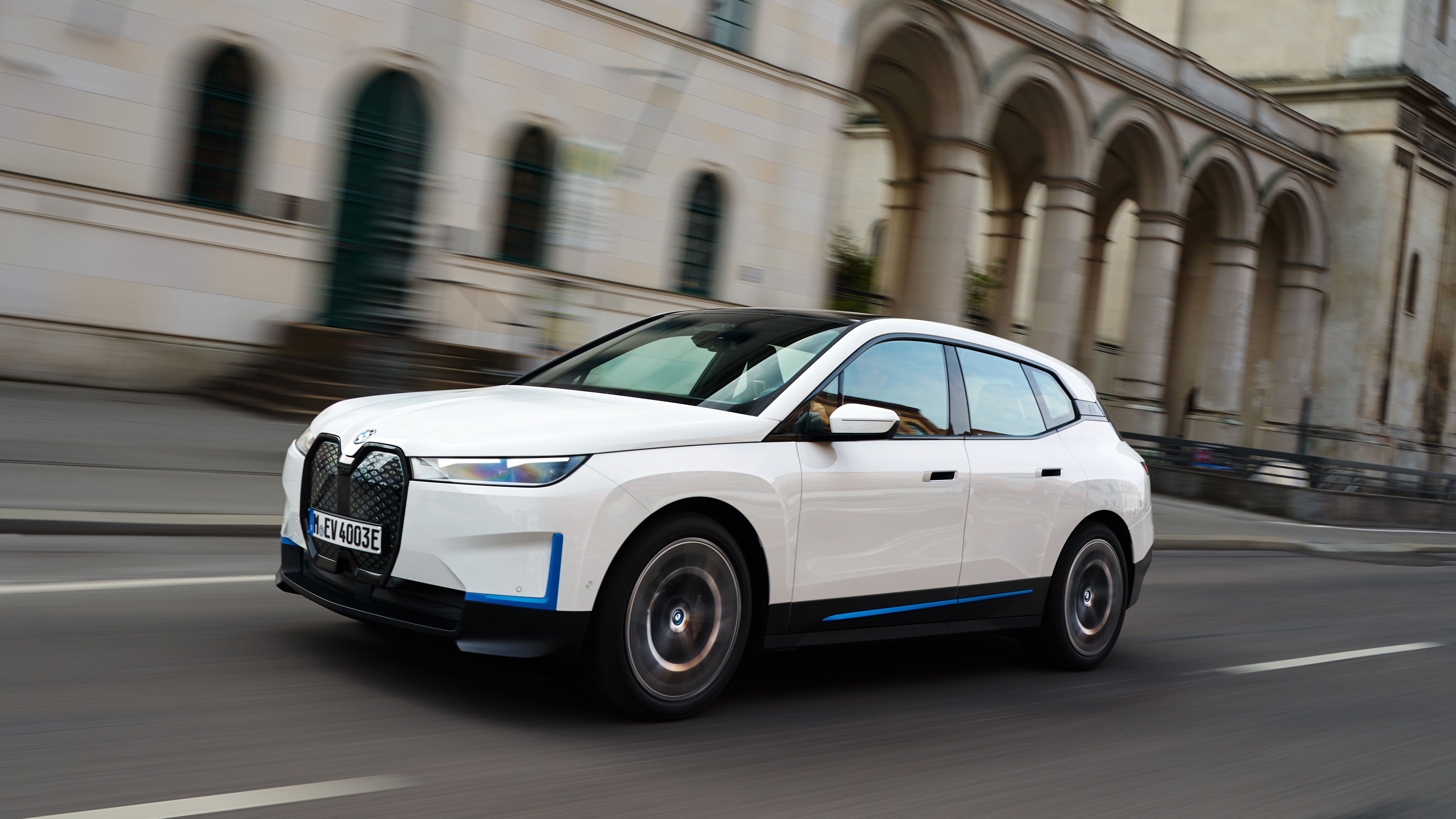 BMW iX