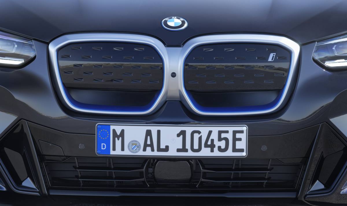 BMW iX3 2022 8