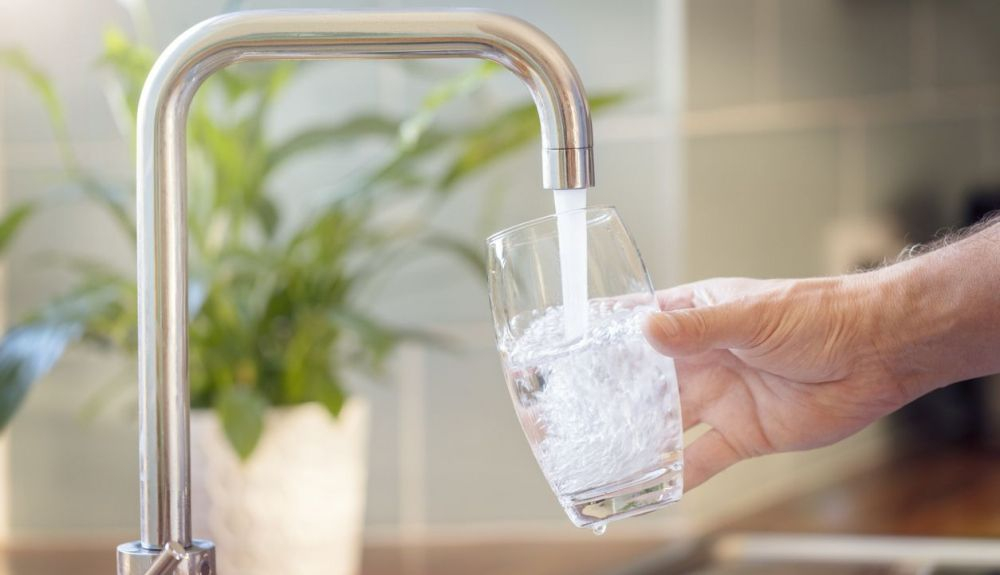 La dureza total del agua no tiene ningún riesgo para la salud, según la OMS. La dureza total del agua no tiene ningún riesgo para la salud, según la OMS.