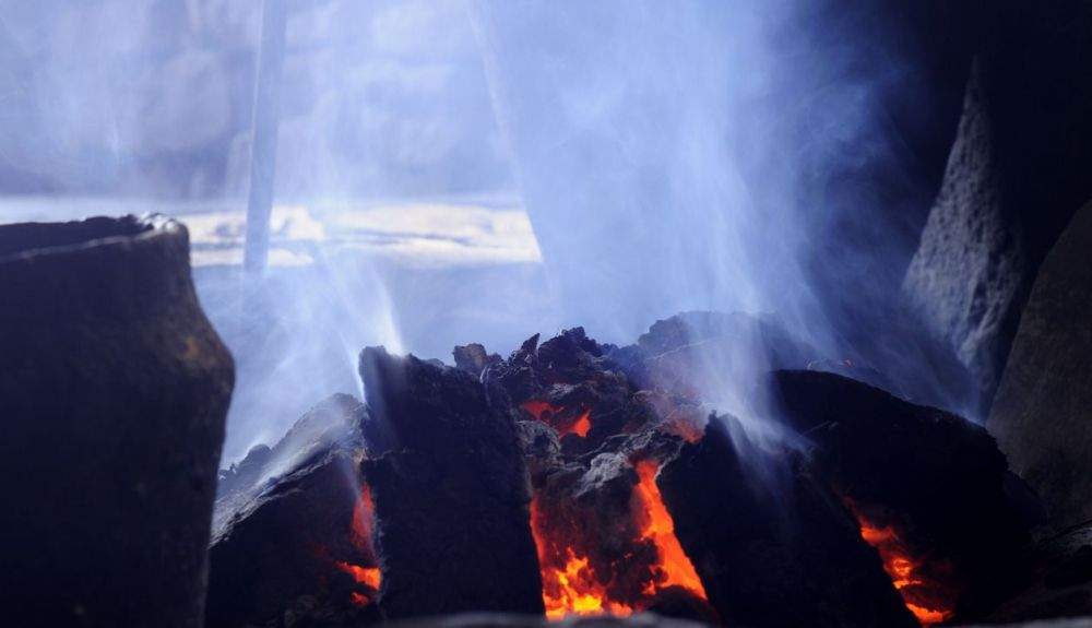 Las evidencias más tempranas del posible uso controlado del fuego son bastante escasas y son difíciles de distinguir 