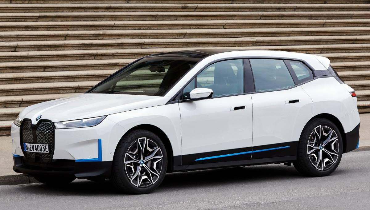 BMW iX 2022 1