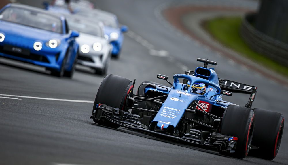 Fernando Alonso rodó en el circuito de La Sarthe con un F1 con los colores del Alpine A521 antes de darse la salida a las 24 Horas de Le Mans