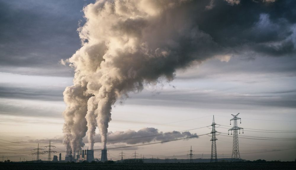 El dióxido de carbono es uno de los gases invernaderos más perjudiciales para el planeta. El dióxido de carbono es uno de los gases invernaderos más perjudiciales para el planeta.