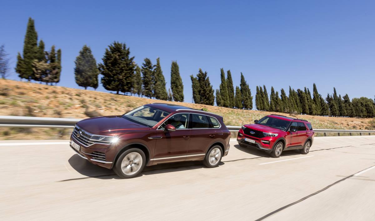 Ford Explorer PHEV vs VW Touareg eHybrid (2021) 3