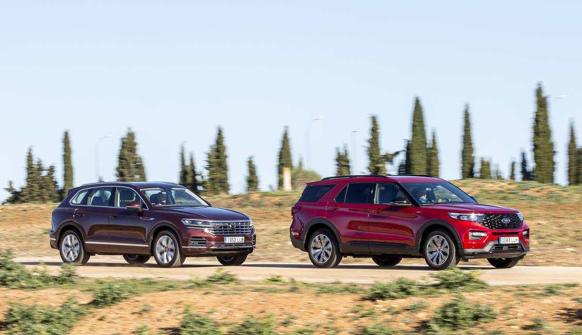 Ford Explorer PHEV vs VW Touareg eHybrid (2021) 5