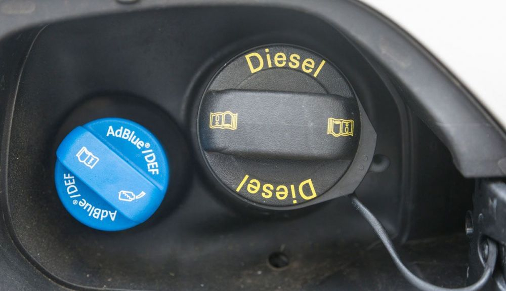 Las posibles averías y cómo reaccionar si te quedas sin AdBlue en el coche. Foto: iStock Las posibles averías y cómo reaccionar si te quedas sin AdBlue en el coche. Foto: iStock