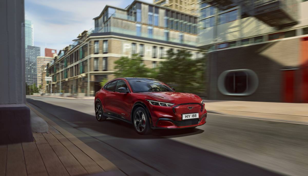 2020 FORD MACH E AWD 01