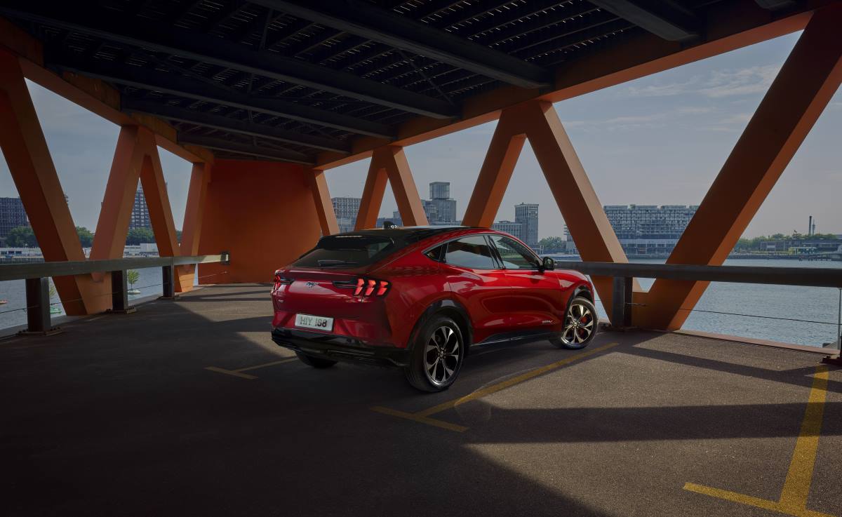 2020 FORD MACH E AWD 07
