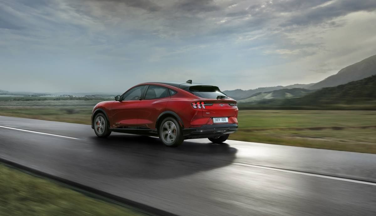 2020 FORD MACH E AWD 19