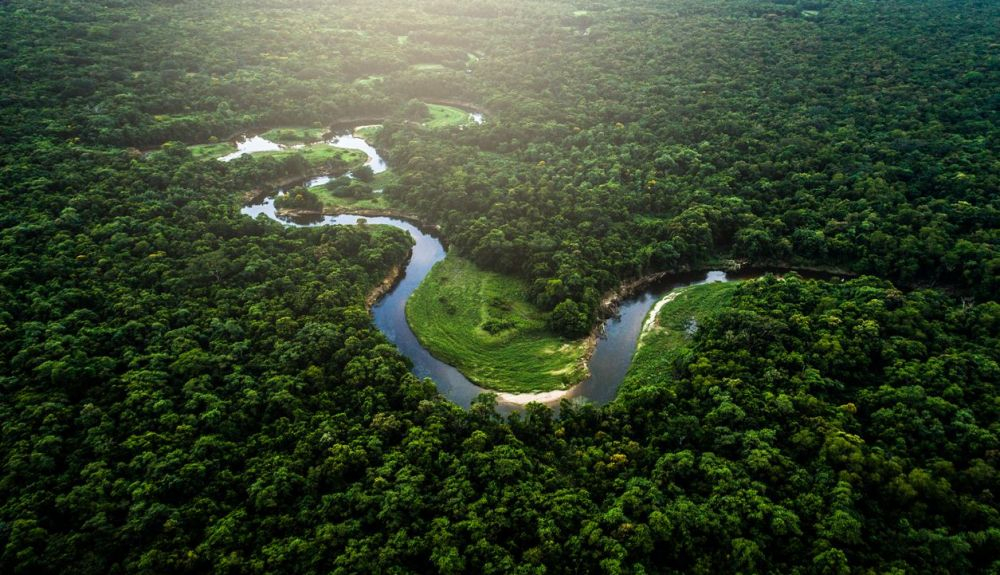 El Amazonas tambiéne s el río más grande por volumen. El Amazonas tambiéne s el río más grande por volumen.