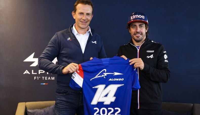 Alpine confirma a Fernando Alonso para 2022 En la foto con Laurent Rossi