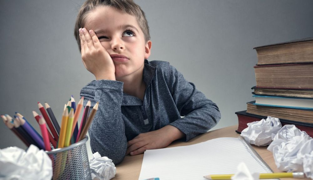 Los primeros test de inteligencias fueron ideados para niños que necesitaban ayuda en el colegio. Los primeros test de inteligencias fueron ideados para niños que necesitaban ayuda en el colegio.