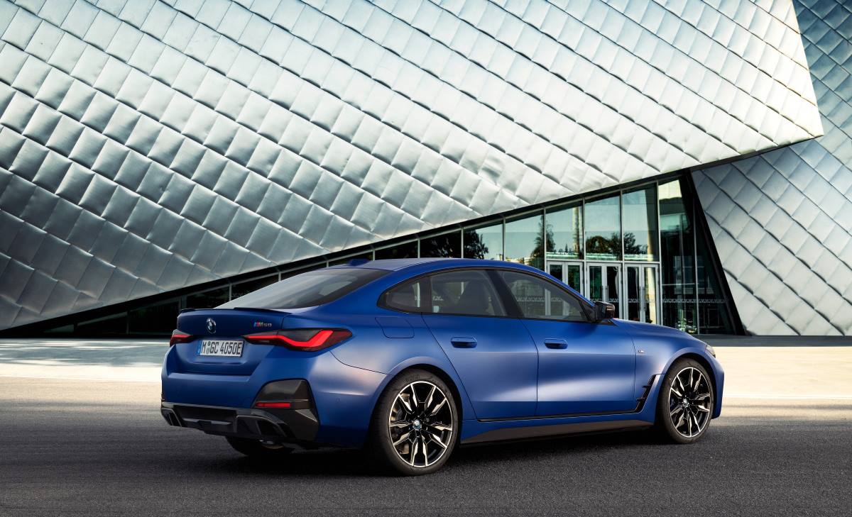 BMW i4.