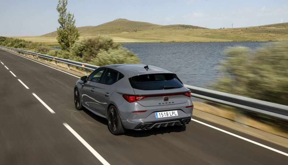 CUPRA León 5p 2.0 TSI 300 CV DSG (14) CUPRA León 5p 2.0 TSI 300 CV DSG (14)