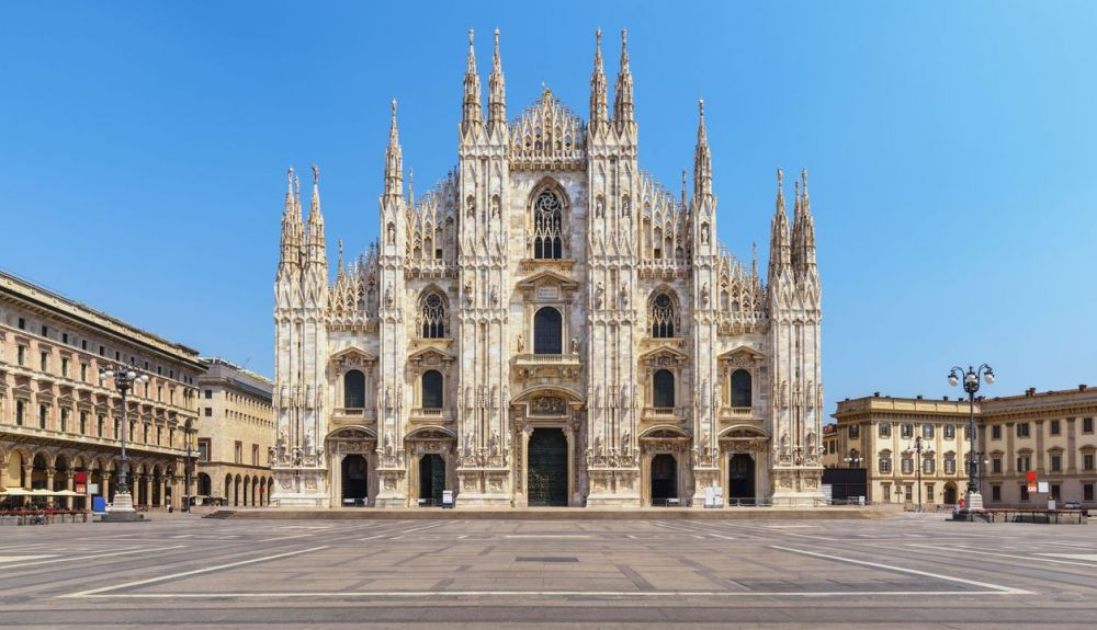 El Duomo de Milán es una de las catedrales más grandes del mundo. El Duomo de Milán es una de las catedrales más grandes del mundo.