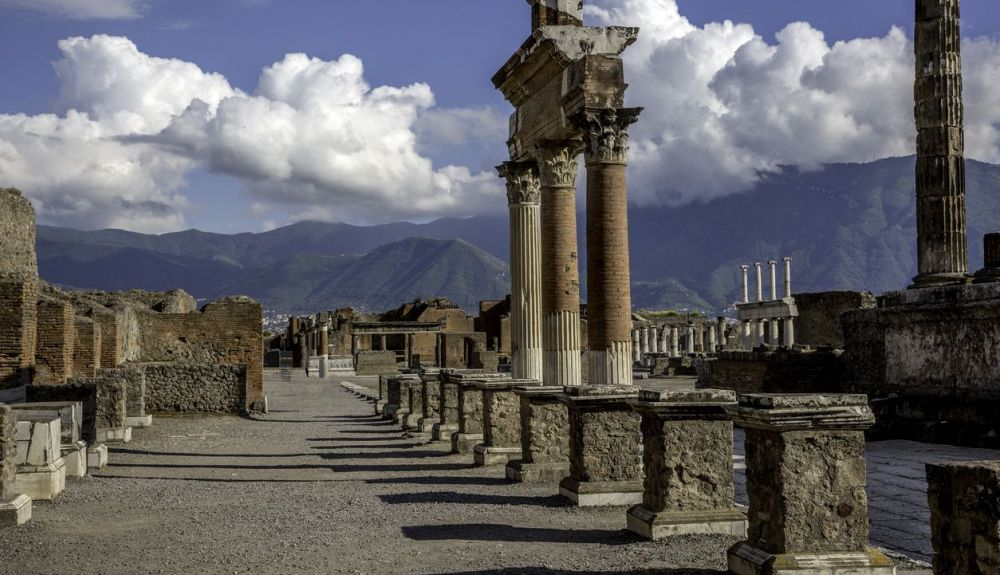La antigua ciudad de Pompeya es uno de los monumentos de Italia más conocidos La antigua ciudad de Pompeya es uno de los monumentos de Italia más conocidos