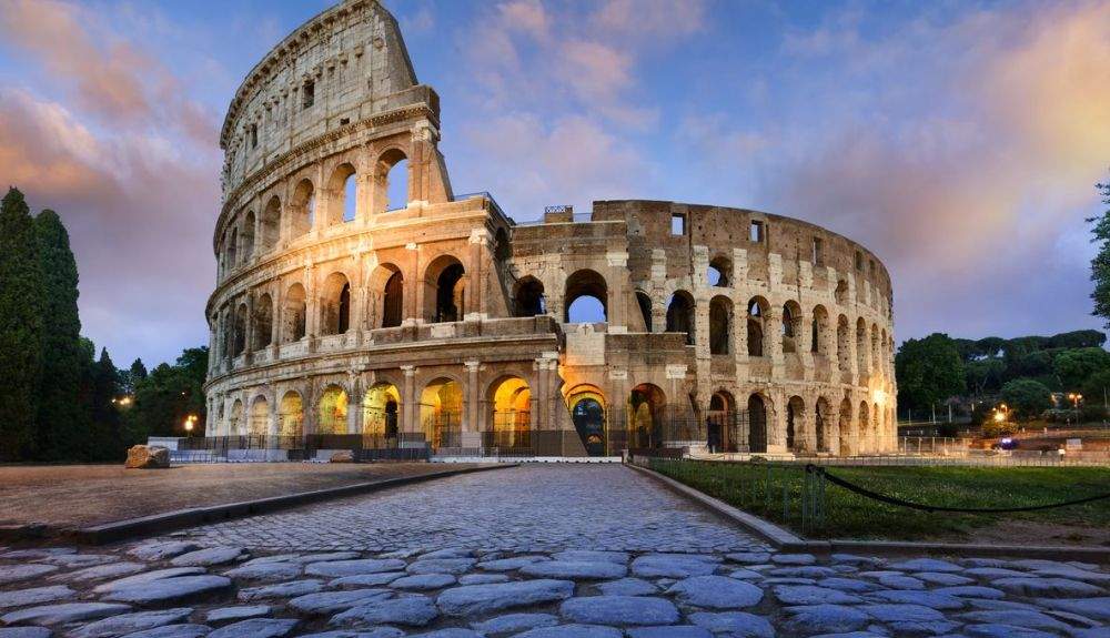 El coliseo de Roma es uno de los monumentos de Italia más visitados.