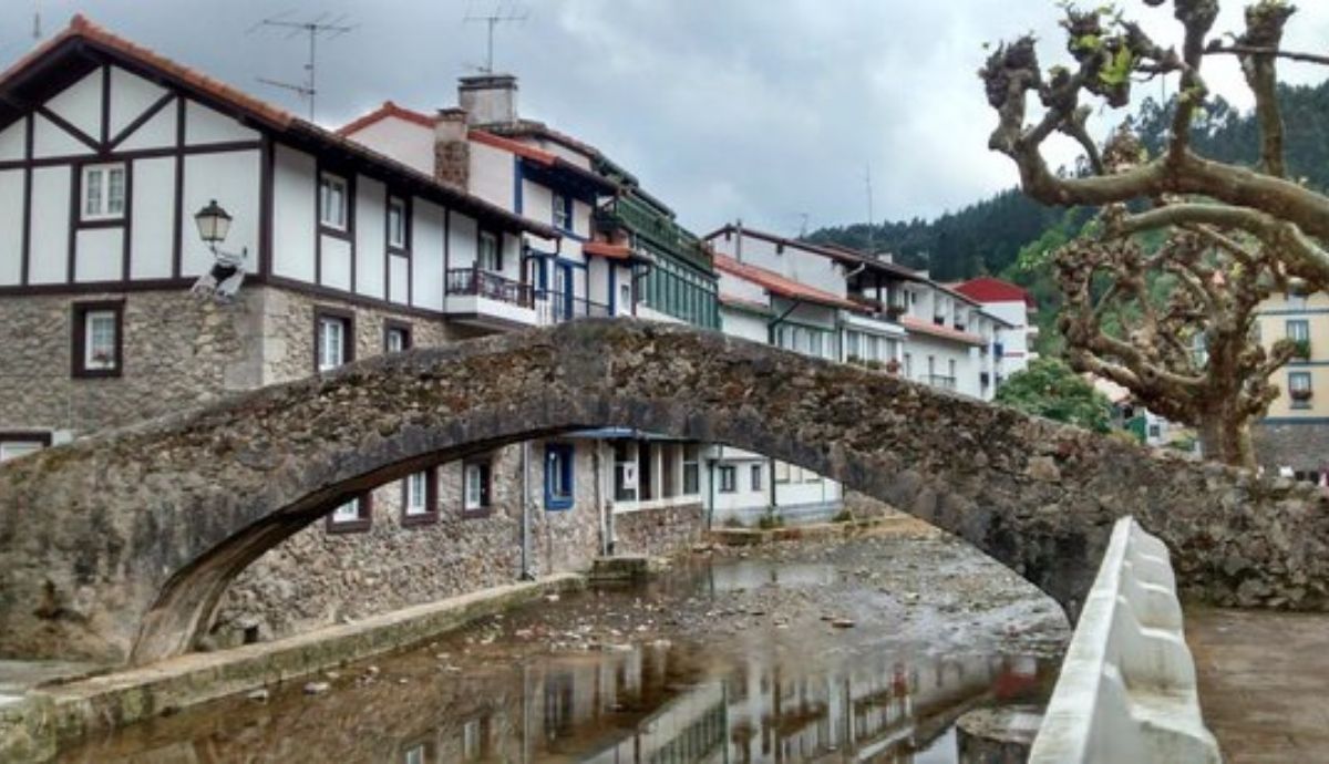 Entre las curiosidades de España figura este pueblo con el nombre más corto, Ea.