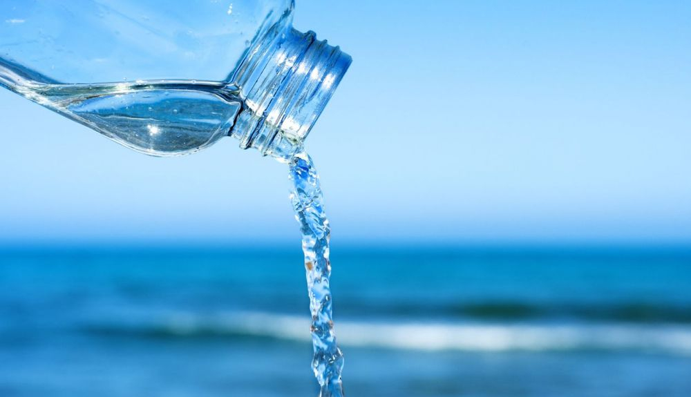 Desde la antigüedad, la Humanidad se ha preguntado cómo aprovechar el agua salada. Desde la antigüedad, la Humanidad se ha preguntado cómo aprovechar el agua salada.