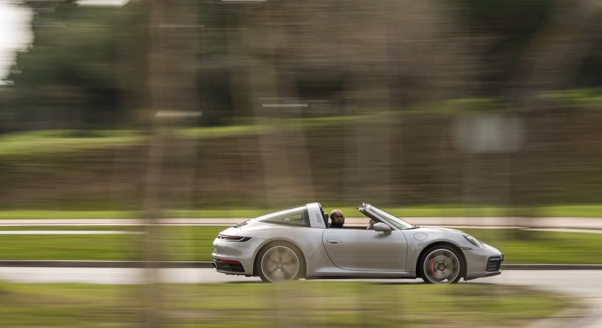 12 Porsche 911 targa 4S