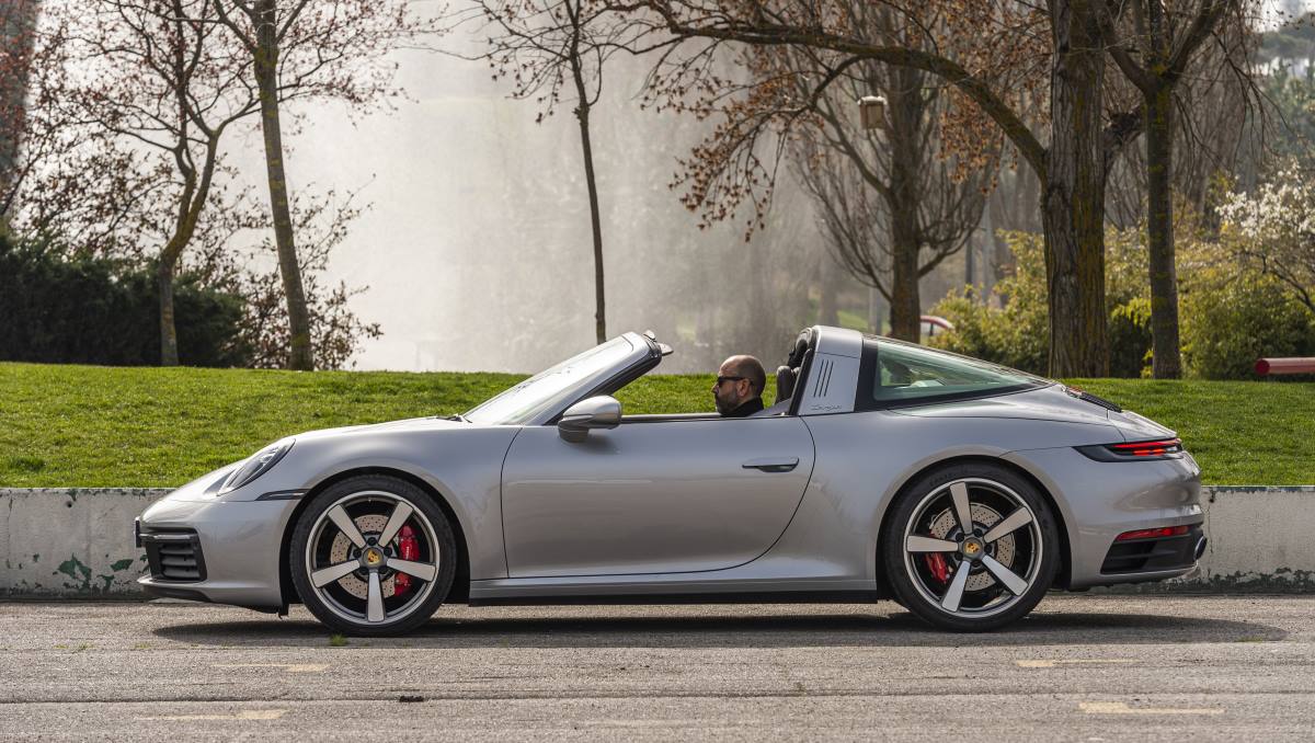 21 Porsche 911 targa 4S