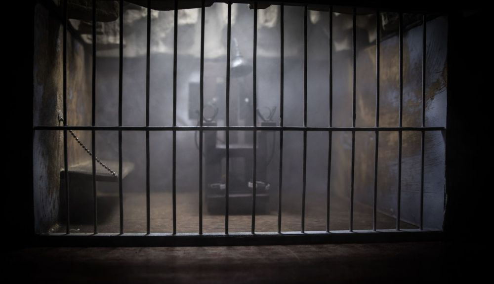 Los actos de tortura y malos tratos son considerados crímenes de derecho internacional. Los actos de tortura y malos tratos son considerados crímenes de derecho internacional.