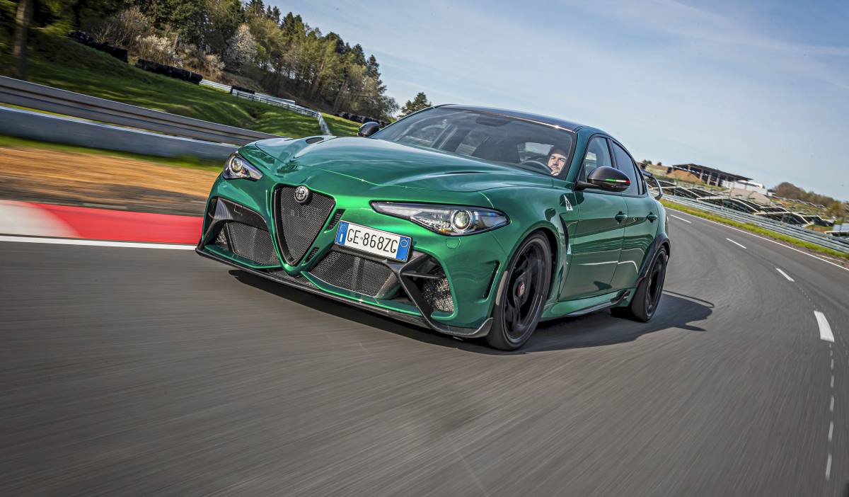 Alfa Romeo Giulia GTAm 9
