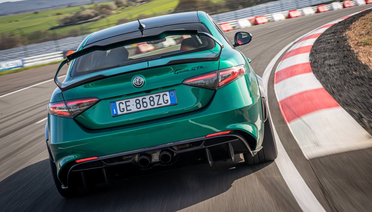 Alfa Romeo Giulia GTAm 11