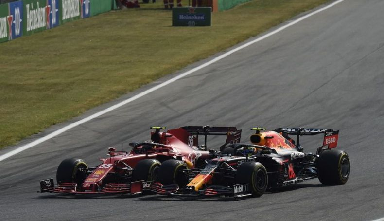 2 Checo Pérez superó a Carlos Sainz y subió al 6º lugar 2 Checo Pérez superó a Carlos Sainz y subió al 6º lugar