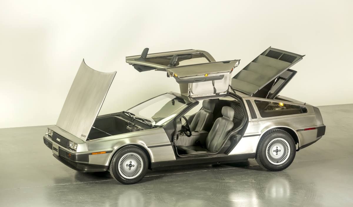 DeLorean DMC