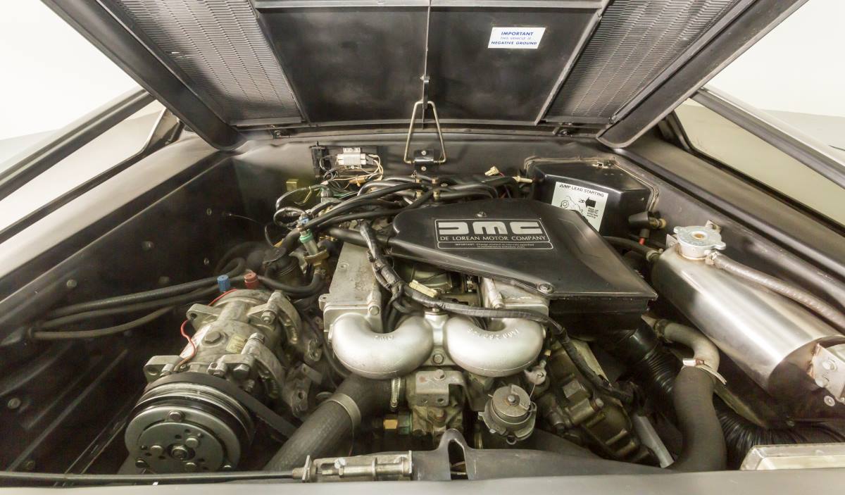 DeLorean DMC